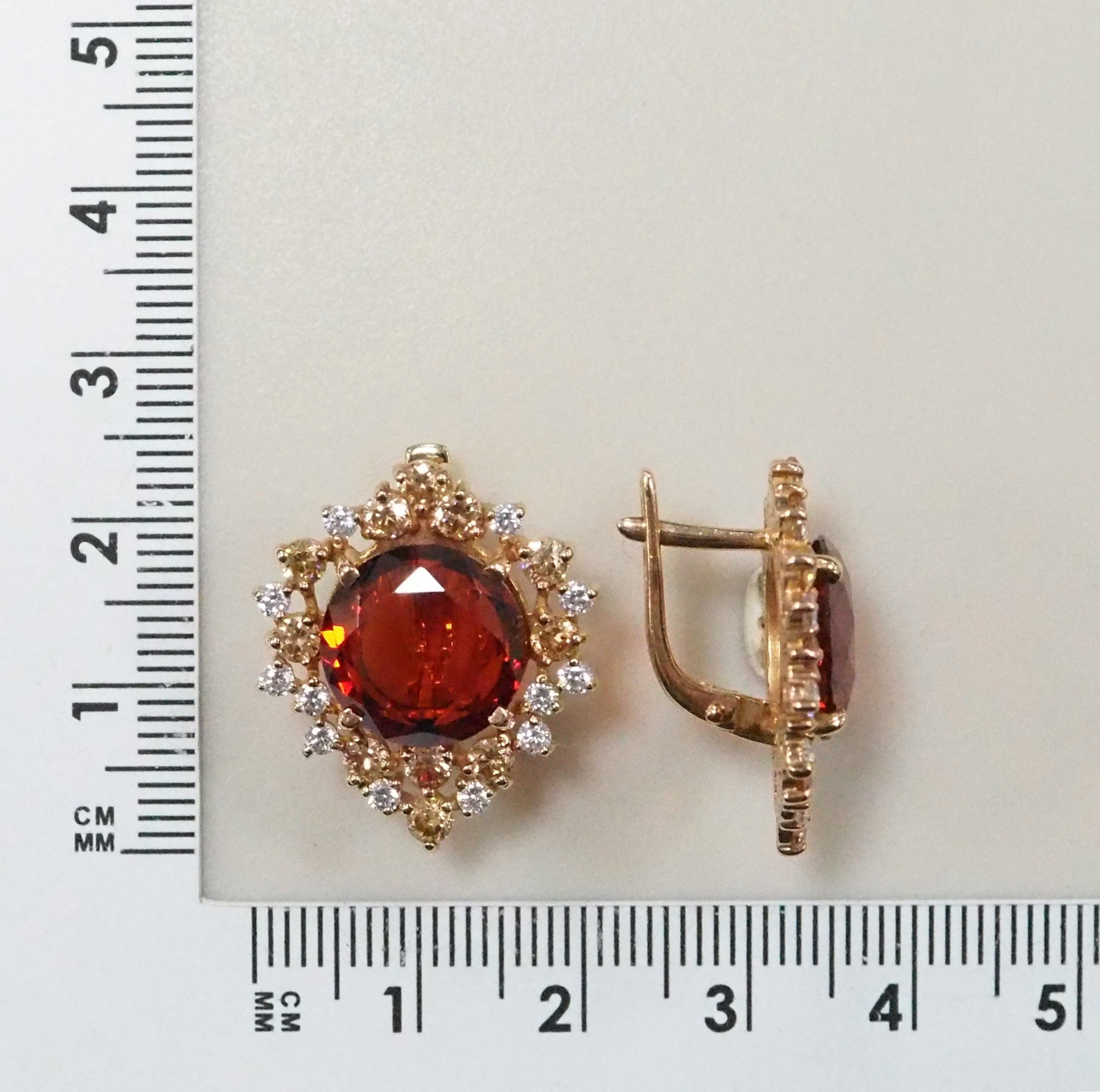 Серебряные серьги с кварцем
